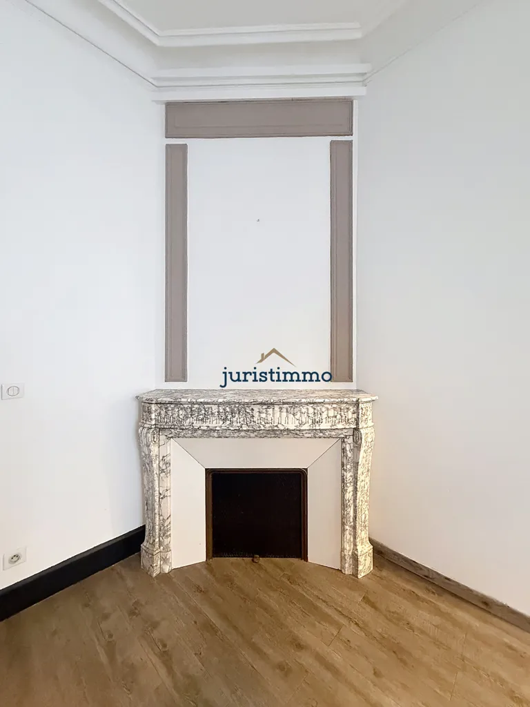 Elutuba - Haussmannian Apartment with Covered Terrace in Orange