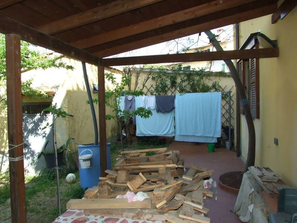 Terrasse - Luxury Villa with Private Garden in Prato
