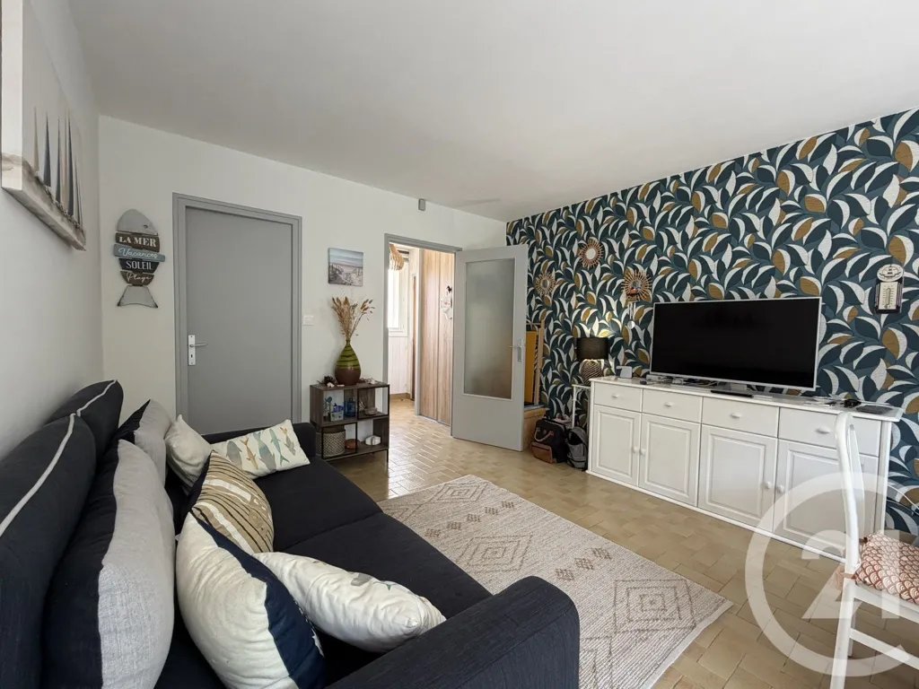 Séjour - Appartement 3 Pièces avec Balcon à Jard-sur-Mer