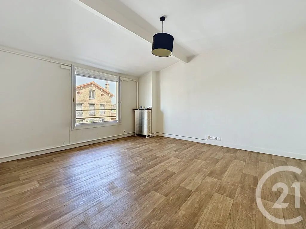 Toad - 3-Bed Apartment with Double Exposure in Versailles