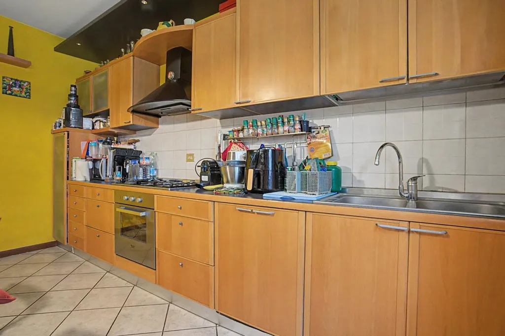 Cuisine - Two-Level Apartment with Garden in Verona