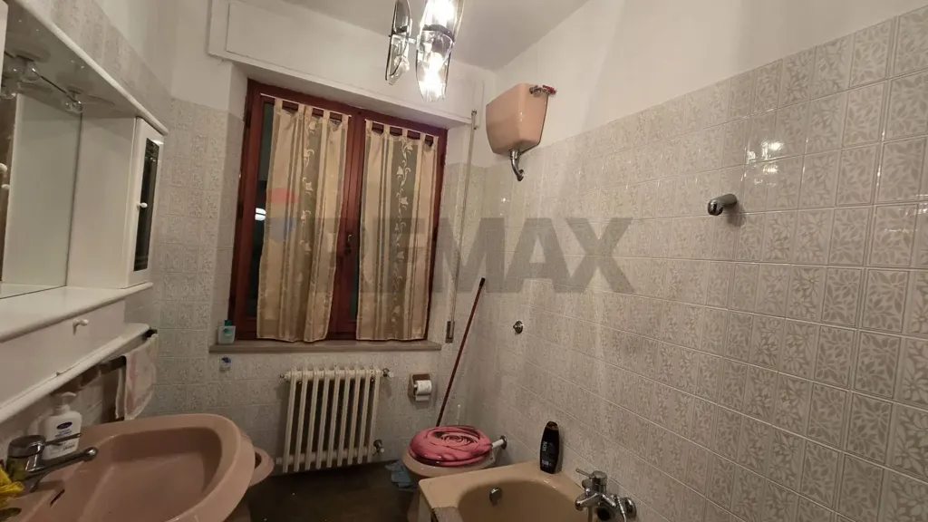 Bagni - Classical Villa with Garden in Sassoferrato