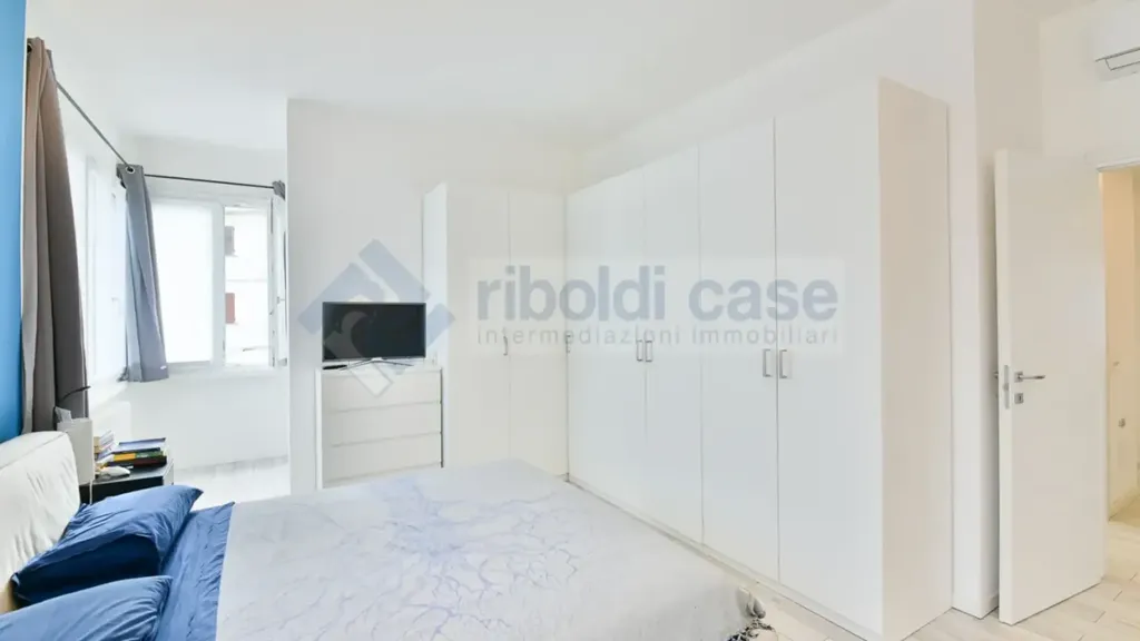 Chambres - Appartement 4 pièces à IT