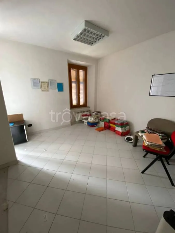 Bureau - Spacious Apartment with Balcony in Priverno