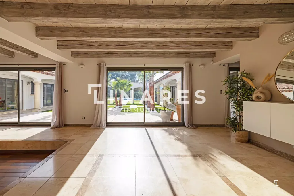 Elutuba - Villa with Pool and 28,000 m² Park in Llinares