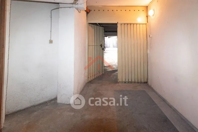 Garaaž - Pietra-Faced Apartment with Balcony in Carpi