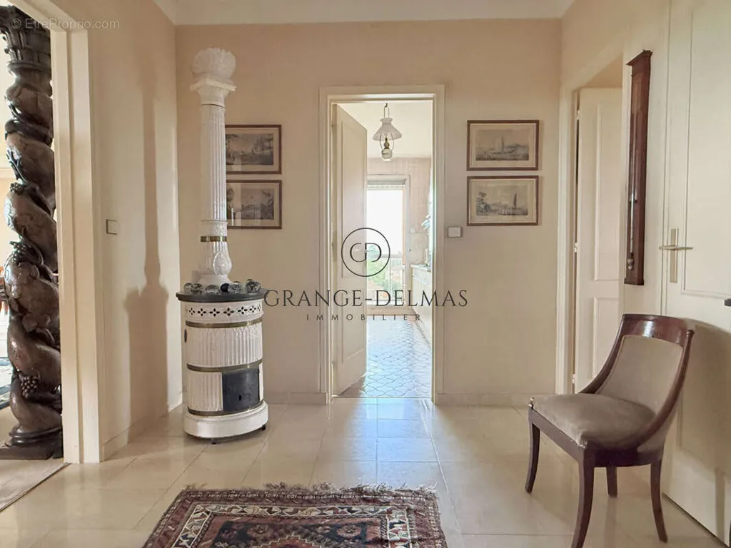 Esik - Apartment with Terrace in Caudéran Pastuer