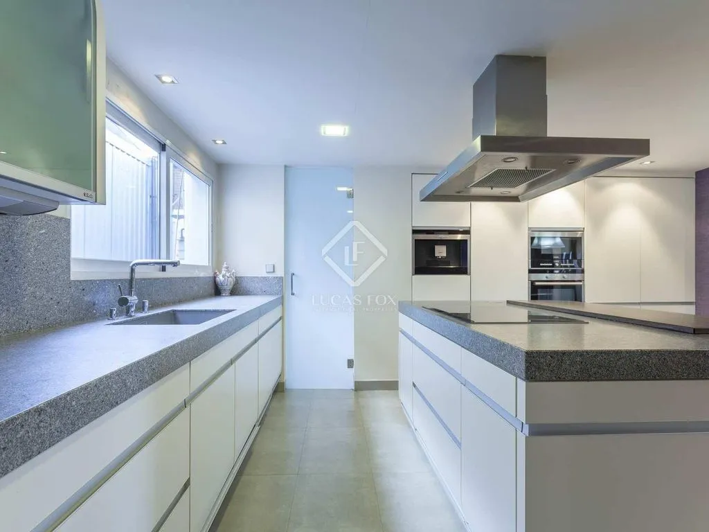 Cuisine - Luxury Apartment with River View in Valencia