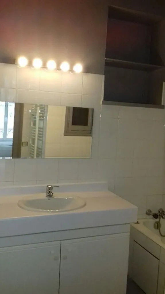 Salles de bain - Appartement 4 Pièces avec Cave à Lyon 6ème