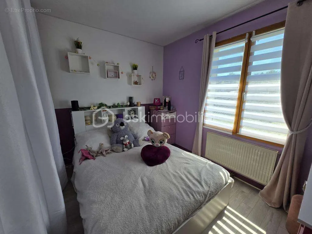 Magamistoad - Single-Storey House with Terrace in Cuffy
