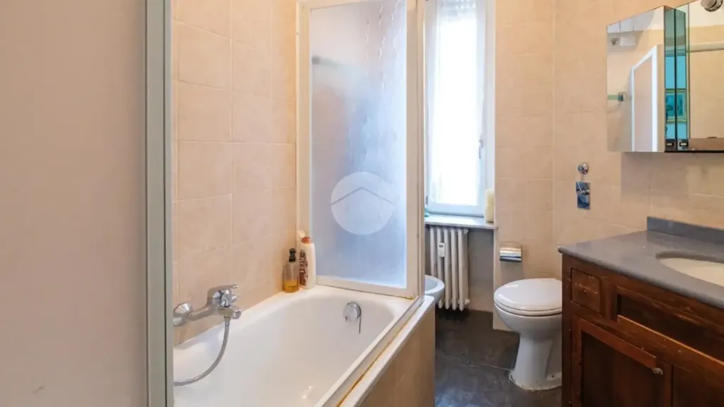 Bathrooms - Triplex with Double Exposure in Milan