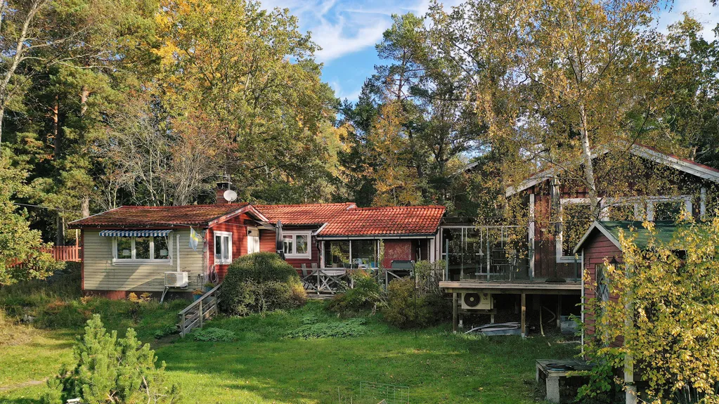 Välivaade - Two Houses with Sea View on Saltarö