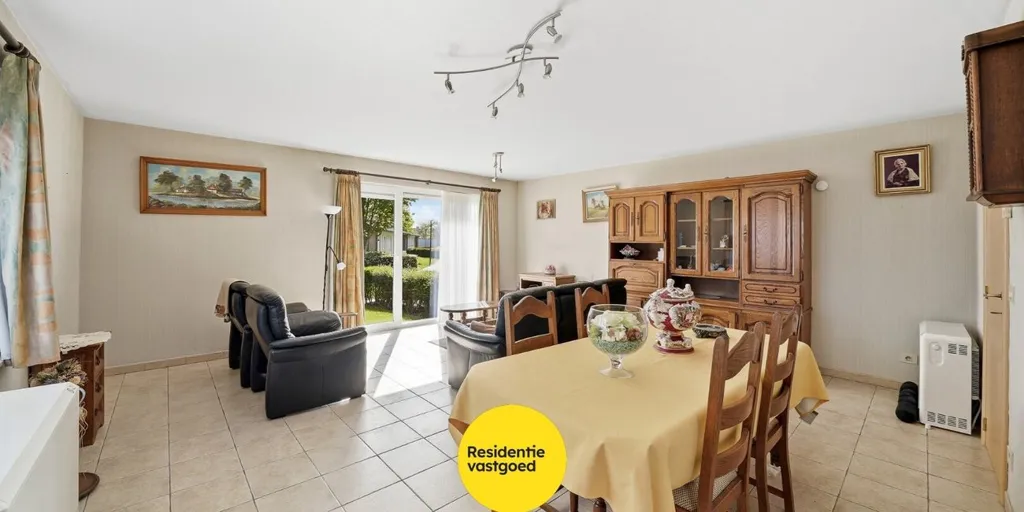 Söögituba - Ground Floor Apartment with Garden in Oudenburg Centre