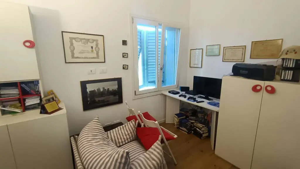 Bureau - Villa with Private Park in Rignano Sull'Arno