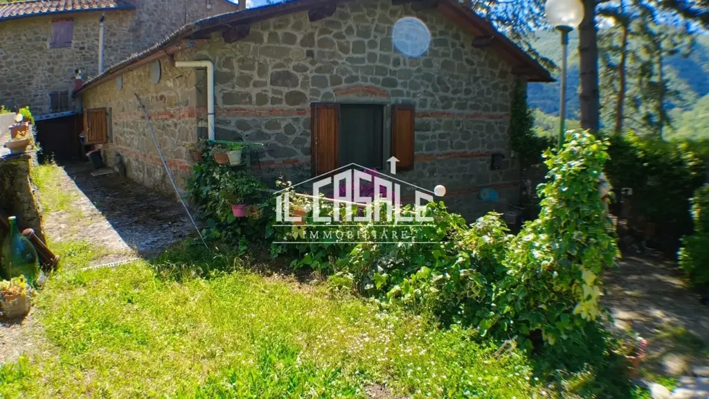 Exterior - Rustic Cottage with Garden in Londa