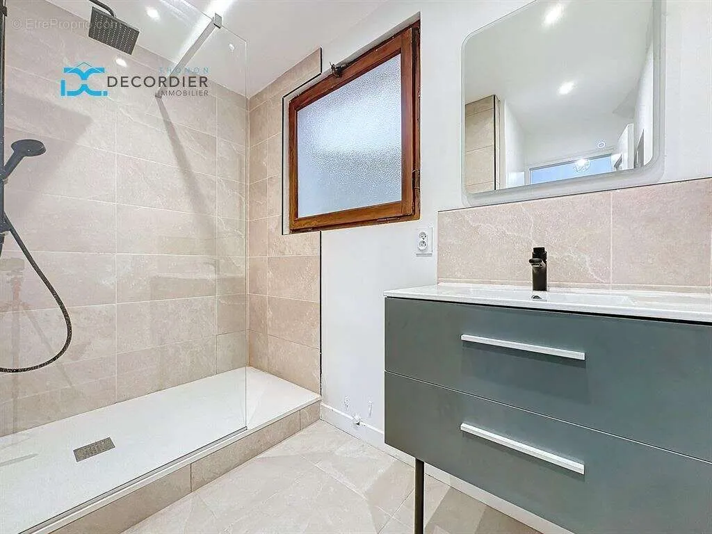 Salles de bain - Appartement T3 avec Balcon à Thonon-les-Bains