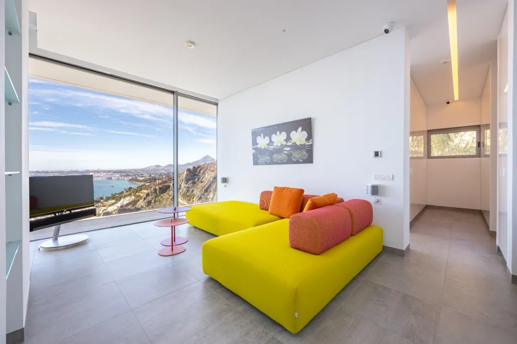 Elutuba - Modern Villa with Sea Views in Mascarat, Altea
