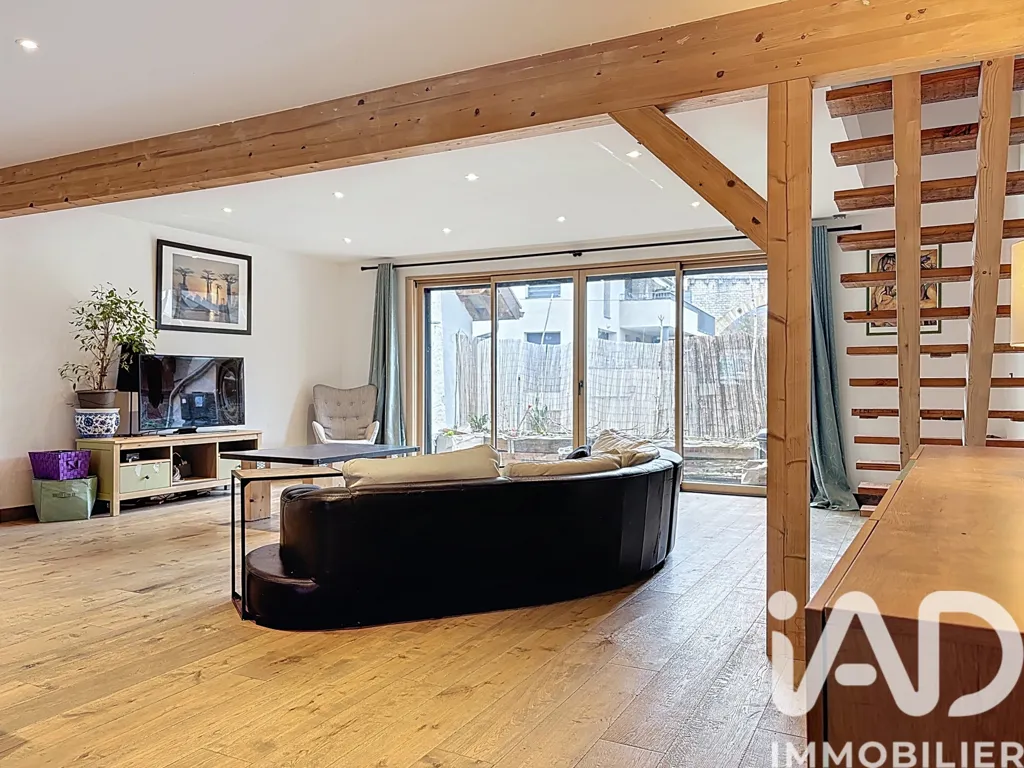 Elutuba - Triplex Apartment with Balcony in Annecy