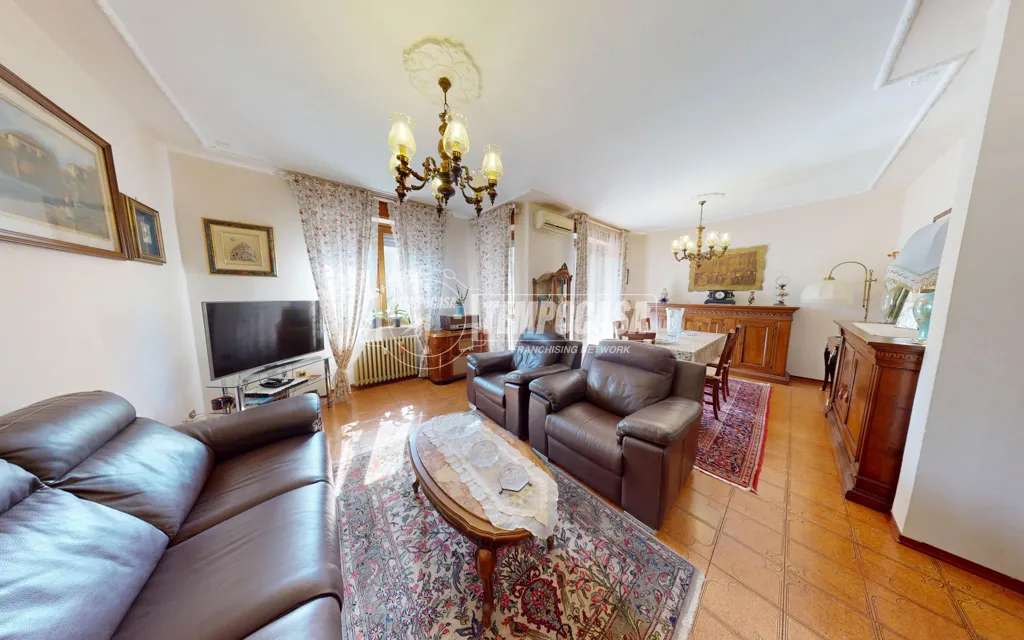 Living Room - Apartment with Garden in Rivarolo Canavese