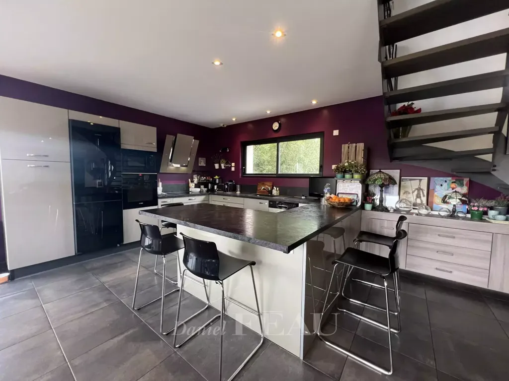 Cuisine - Maison Récemment Construite avec Vue sur la Touques à Trouville-sur-Mer