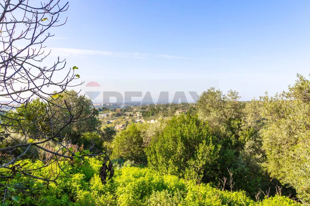 Jardin - Buildable Land with Panoramic View in Monte Furru, Sassari