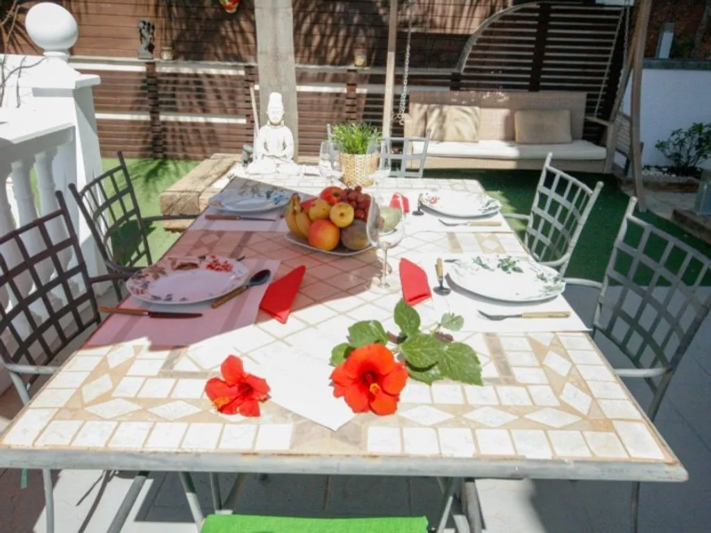 Terrace - Four-Bedroom Chalet with Pool near Coín