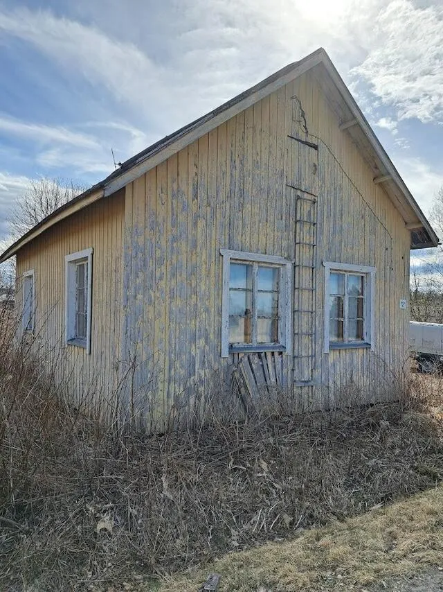 Esterno - Old Farmstead with Lakeside Plot in Mainuanselkä