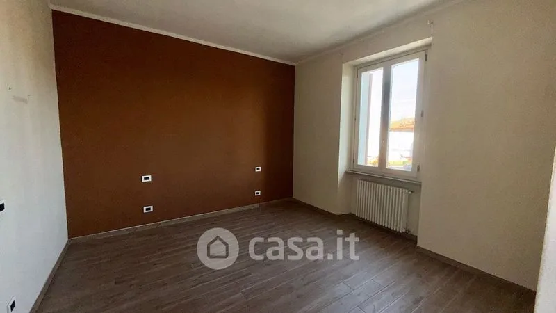Rooms - Flats with Balcony in Biella Centre