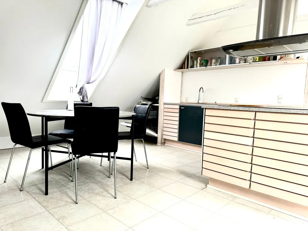 Sala da pranzo - Spacious Apartment with Private Garden in 7500