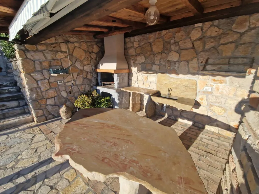 Terrass - Renovated Stone House with Pool in Mošćenička Draga