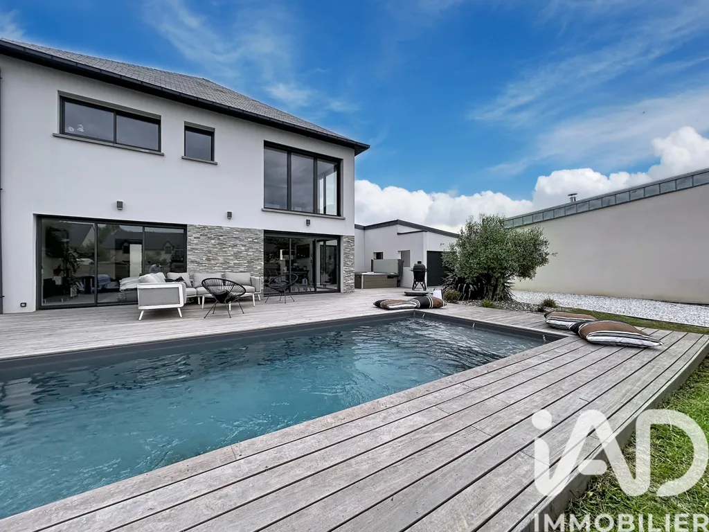 Bassein - Contemporary House with Pool near Rennes