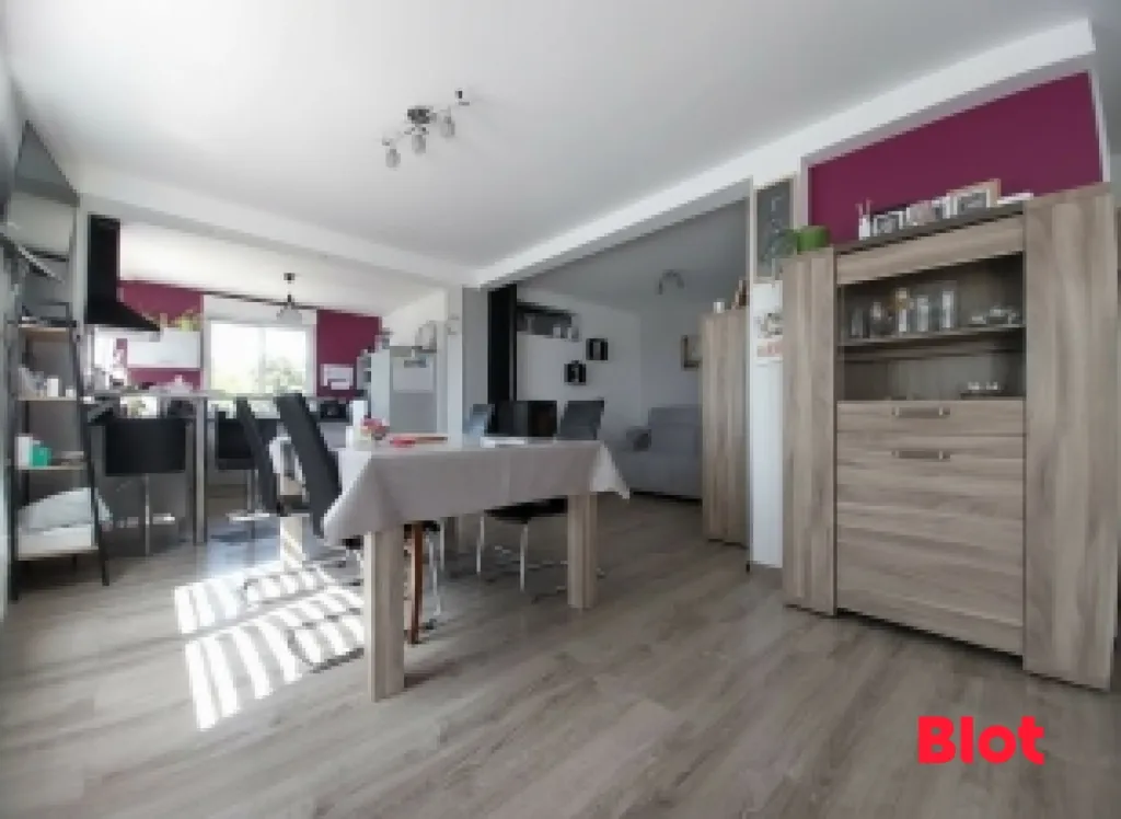 Dining Room - Charming House with Garden in Teillay