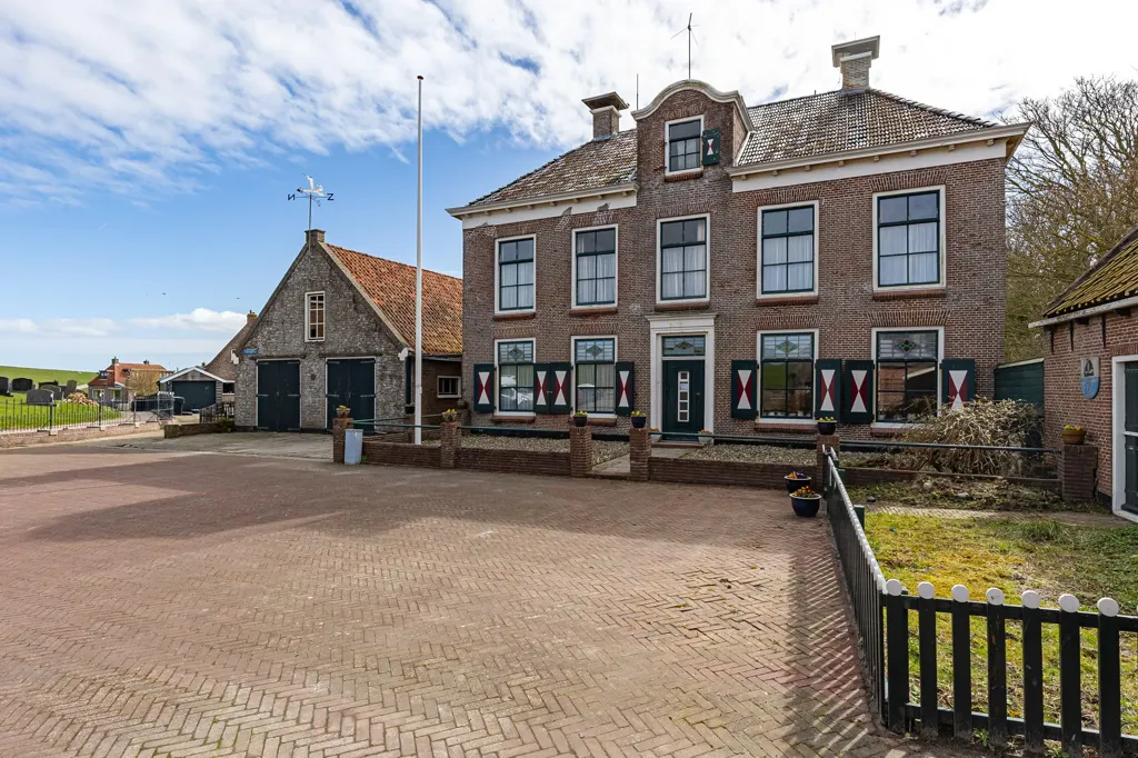 Esterno - Monumental House with Waddenzee View in Wierum