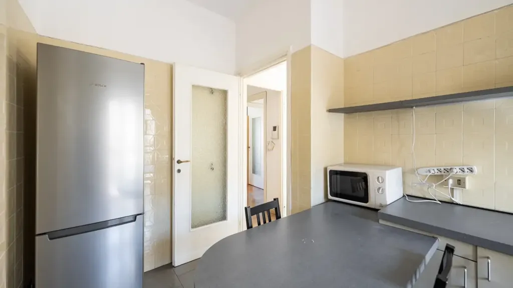 Cuisine - Spacious 4-Bedroom Apartment with Balconies in Milan