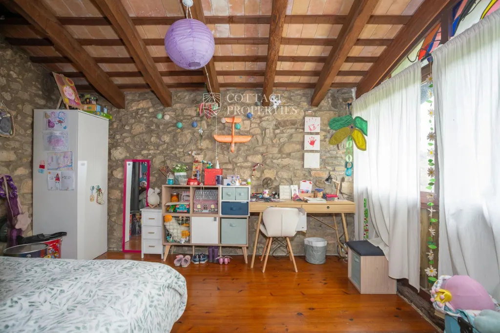 Chambres - Sustainable Farmhouse with Panoramic Views in Pla de l'Estany