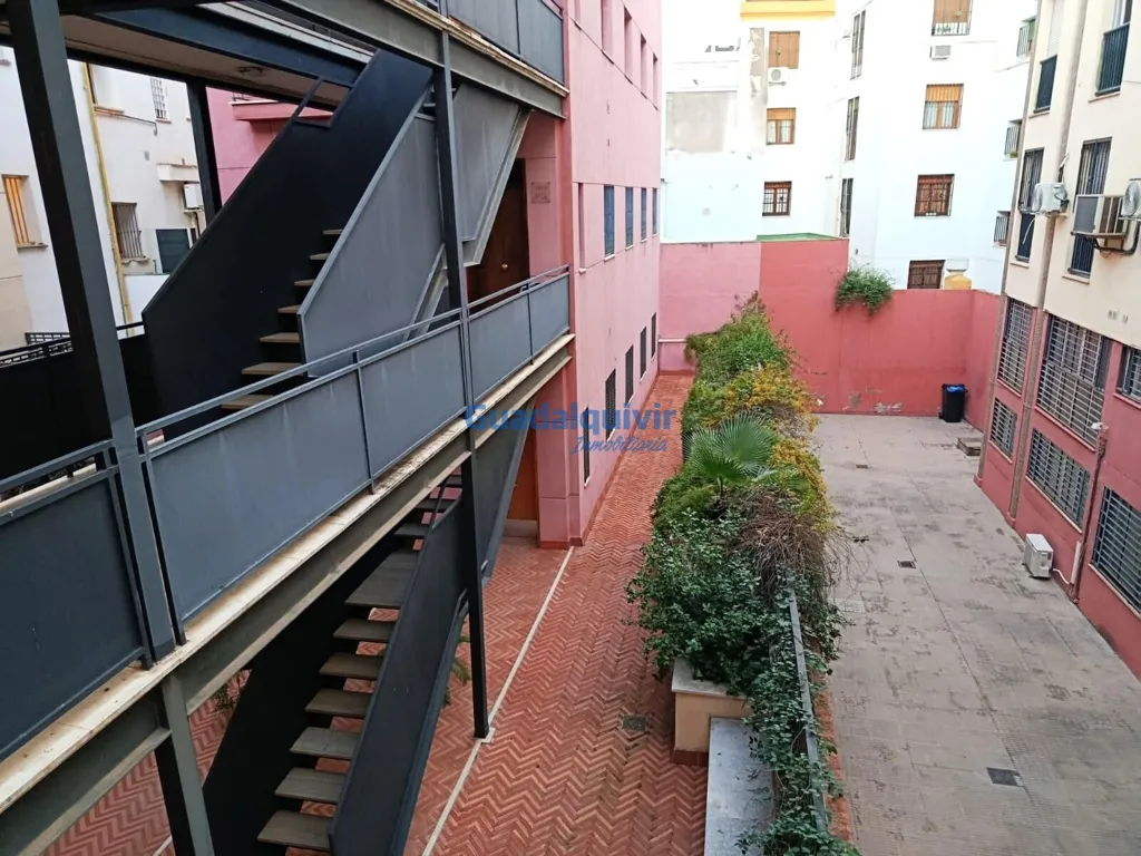 Giardino - Modern Apartment with Terrace in City Centre