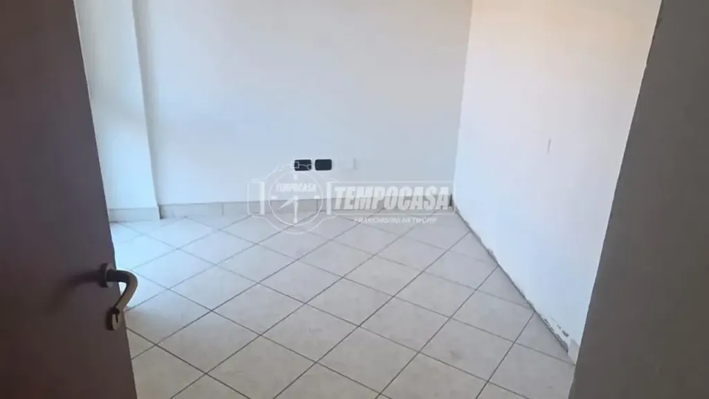Stanze - Rustic-Style Flat with Balcony in Cerro Maggiore