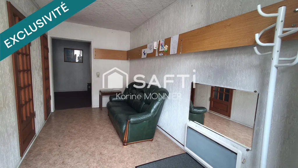 Esik - City Centre House with Parking in Champagnole