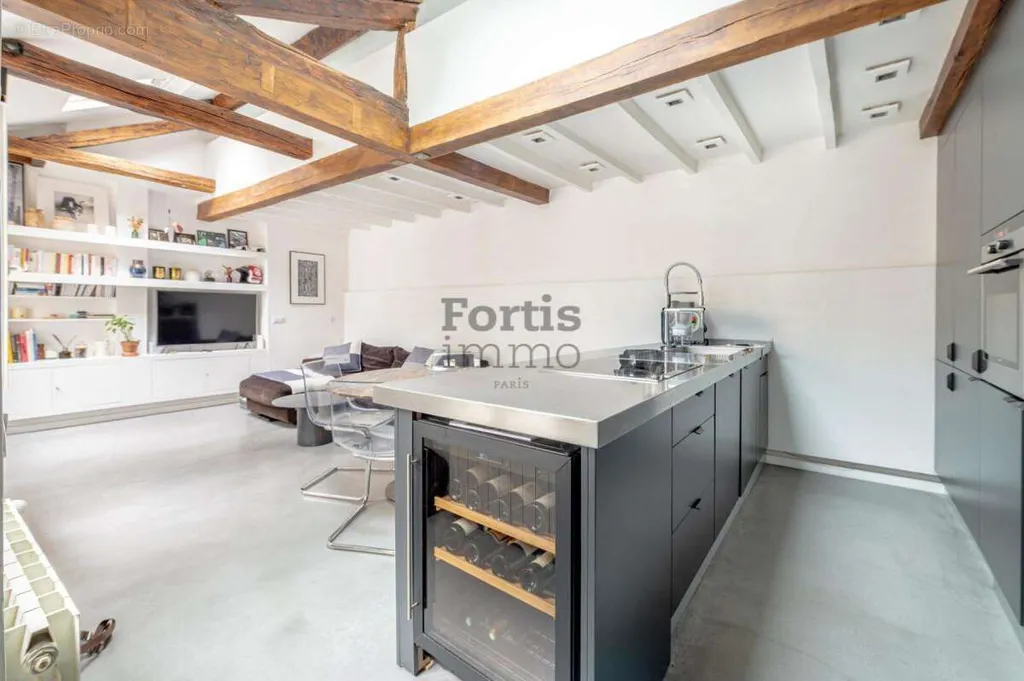 Köök - Duplex with Balcony in Paris 3ème