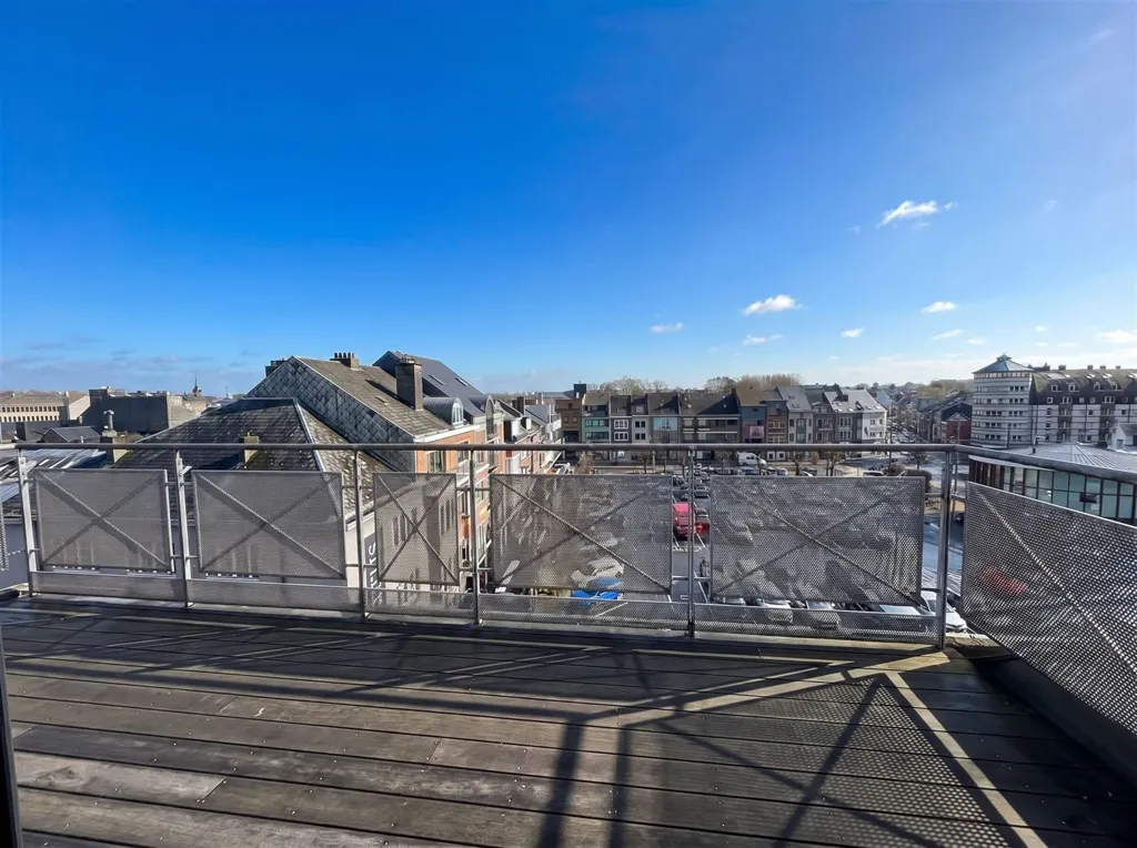 Balcony - Penthouse with Terraces in Pleasant Environment