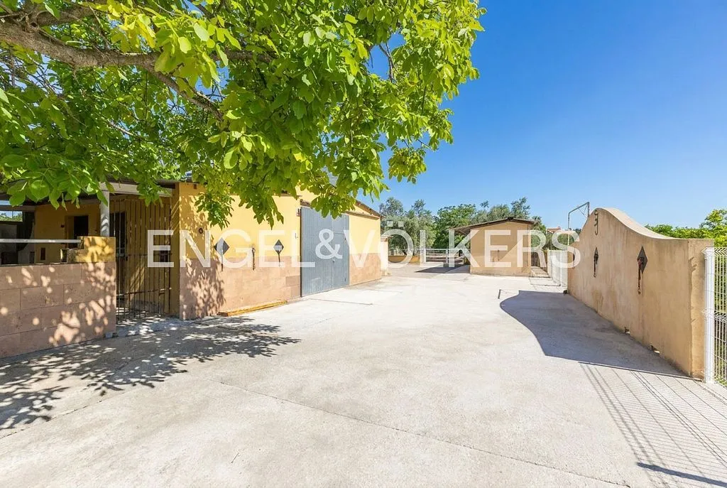 Välivaade - Equestrian Estate with Pool in Enguera