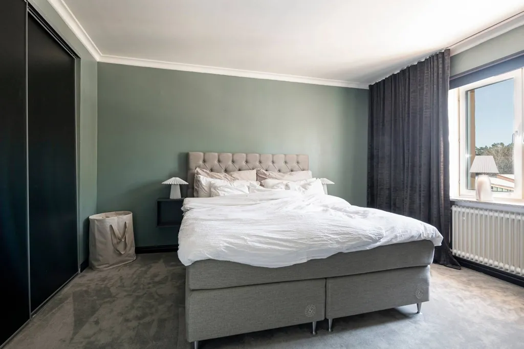 Magamistoad - Modern Two-Bedroom Flat with Balcony in Västmanland