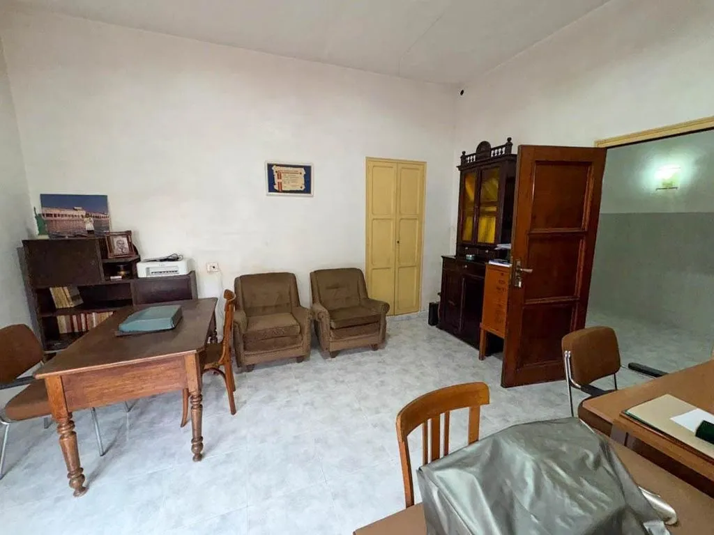 Bureau - Luxury Apartment Complex with Development Potential in Crevillent