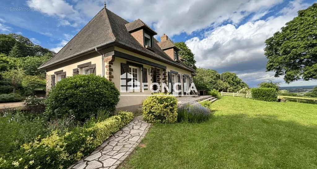 Extérieur - Maison en Campagne avec Vue Imprenable près du Mans