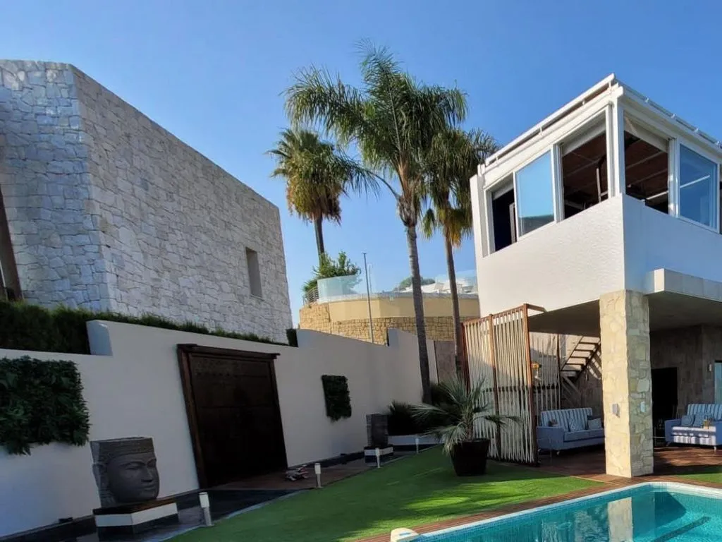 Piscine - Luxury Villa with Heated Pool in Benahavís