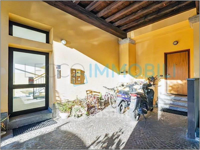 Entrée - Bright Trilocale with Views in Galbiate