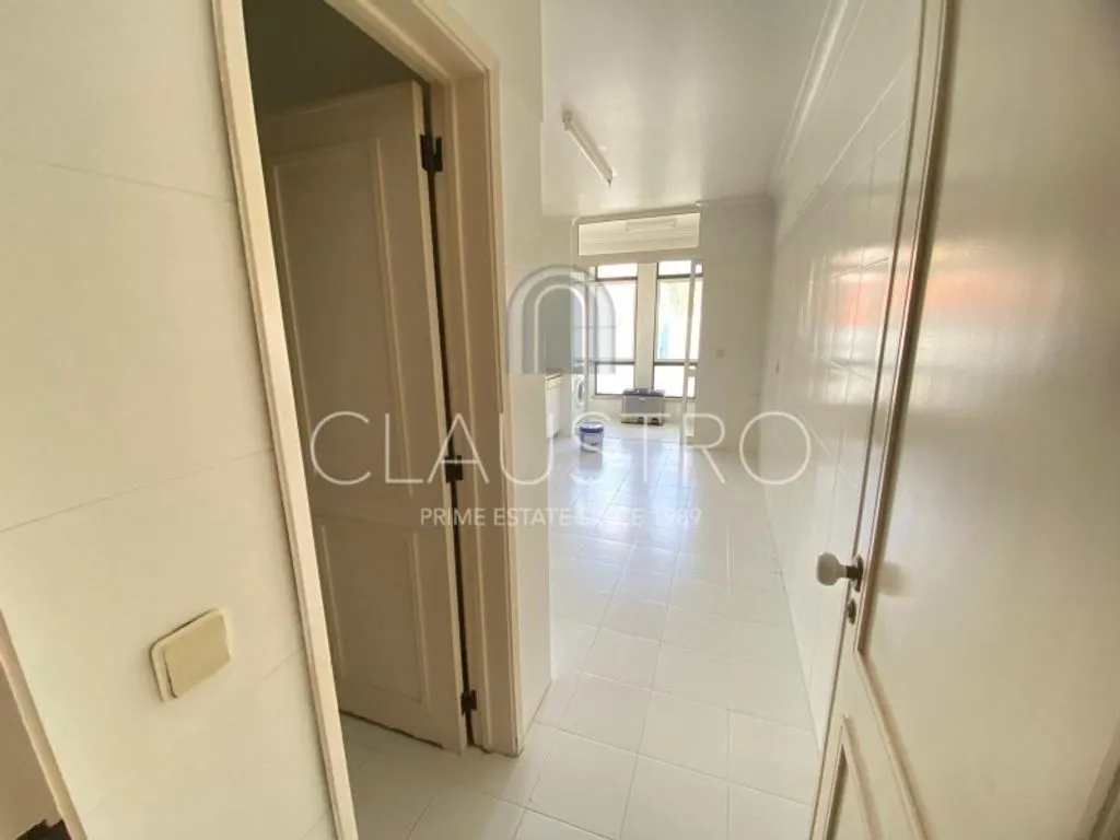 Esik - Luxury Flat with Parking in Lapa, Lisbon