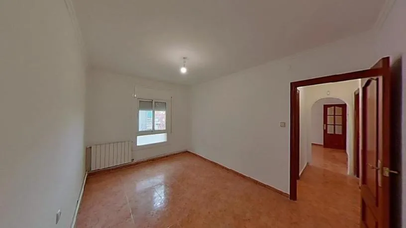 Pièces - Family-orientated Flat with Balcony in Mataró