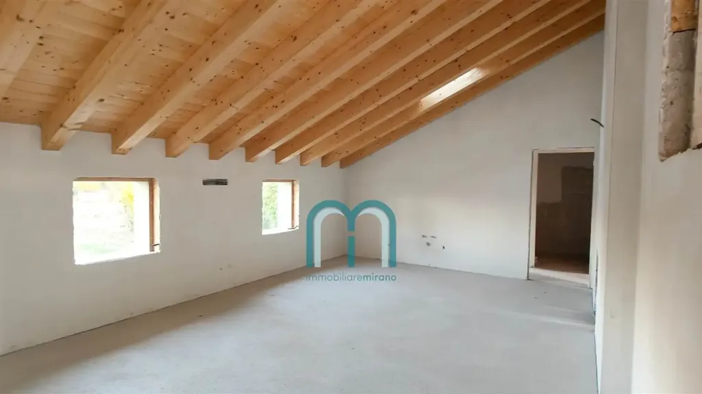 Pièces - Contemporary Apartment with Solar Panels in Salzano