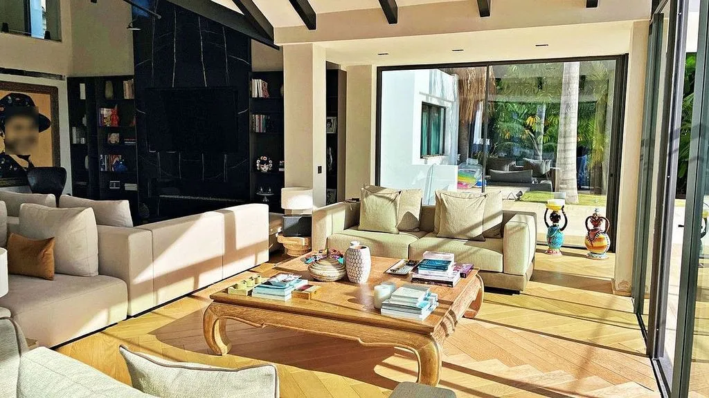 Living Room - Reform Villa with Pool and Terrace in Benahavís